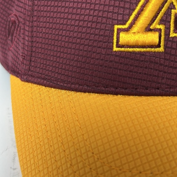 Minnesota Golden Gophers ball cap
Ski-U-Mah! - Picture 5 of 13